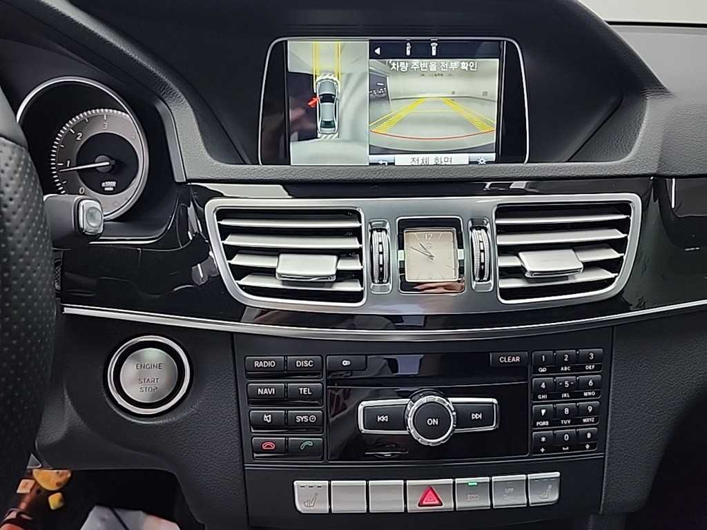 Mercedes Benz E class - Vista 10