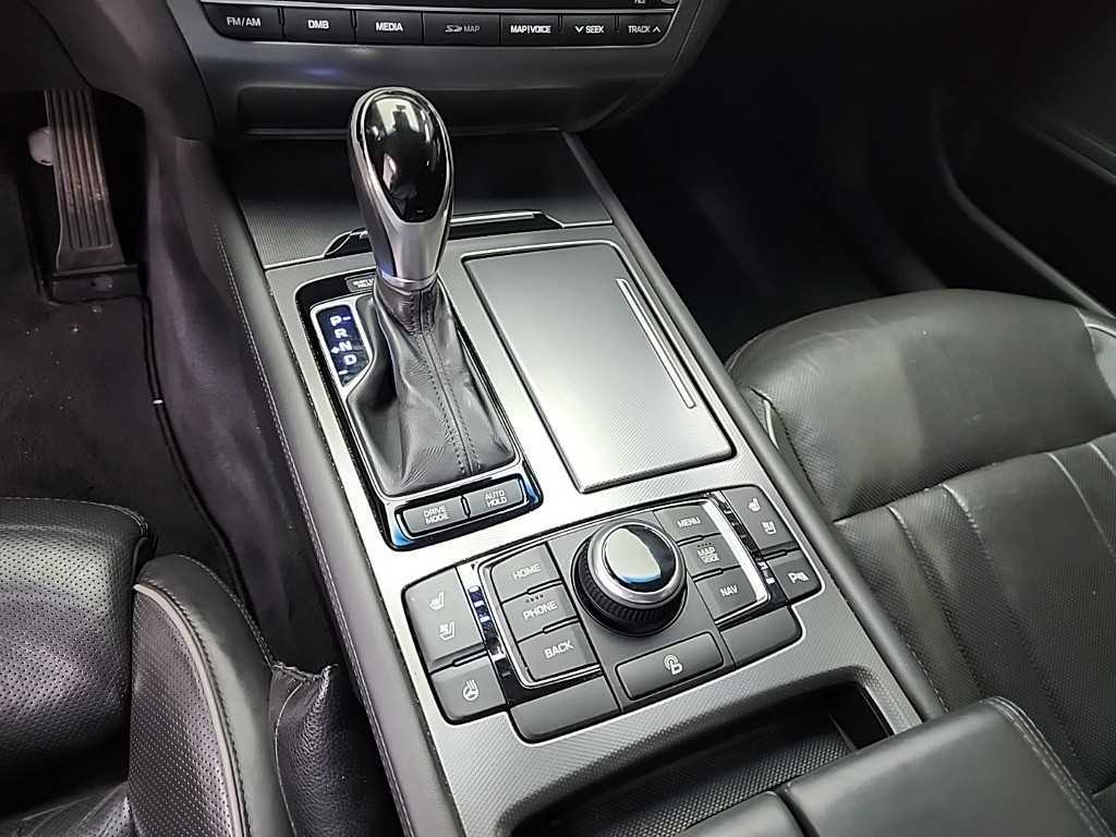 HYUNDAI Genesis - Vista 8