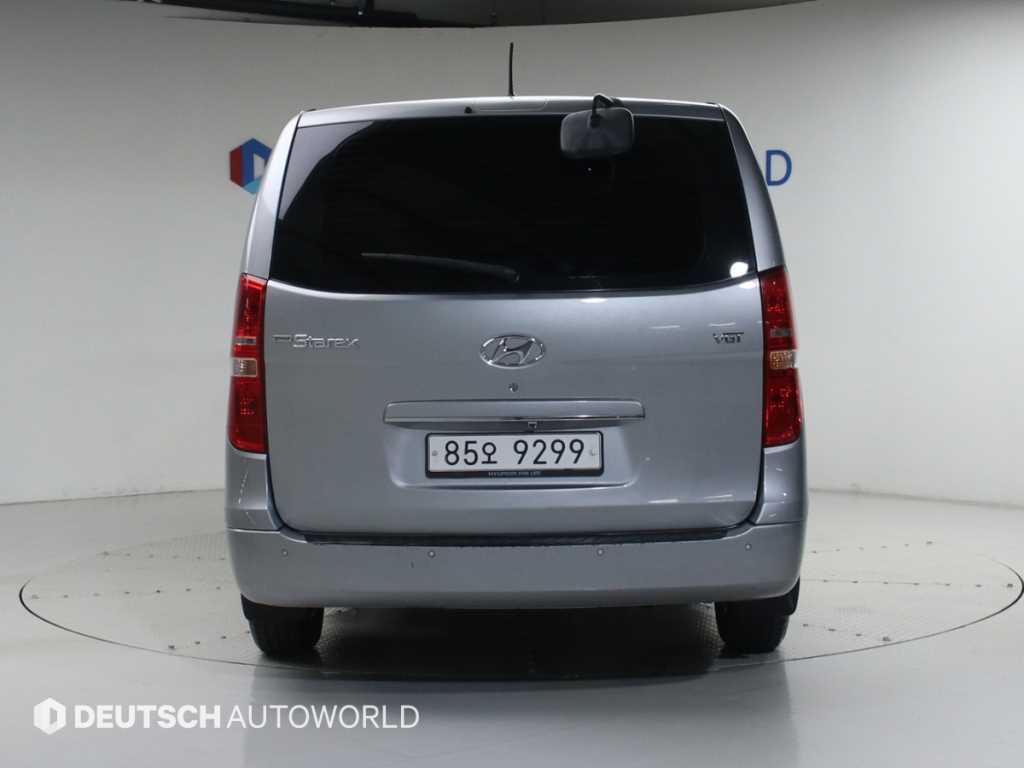 HYUNDAI Starex - Vista 4
