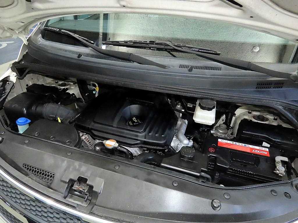 HYUNDAI Starex 2011 Blanco - Importación desde Corea - HF Imports Iquique - Foto 15
