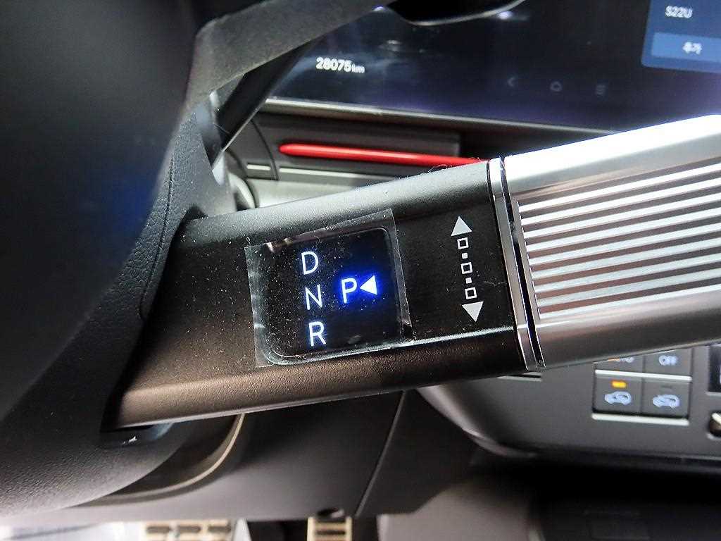 HYUNDAI Kona - Vista 10
