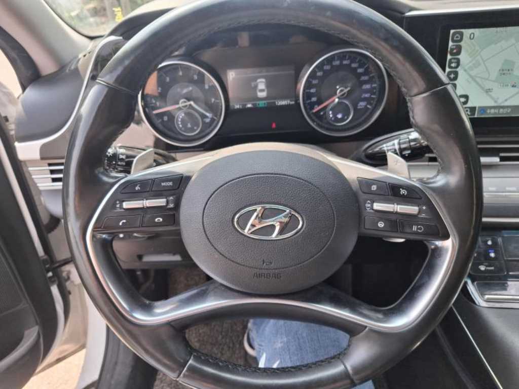 HYUNDAI Grandeur - Vista 7