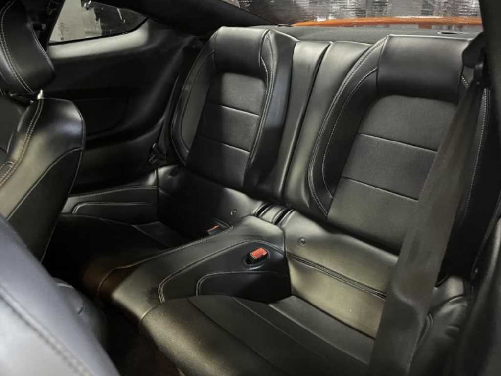 Ford Mustang - Vista 9