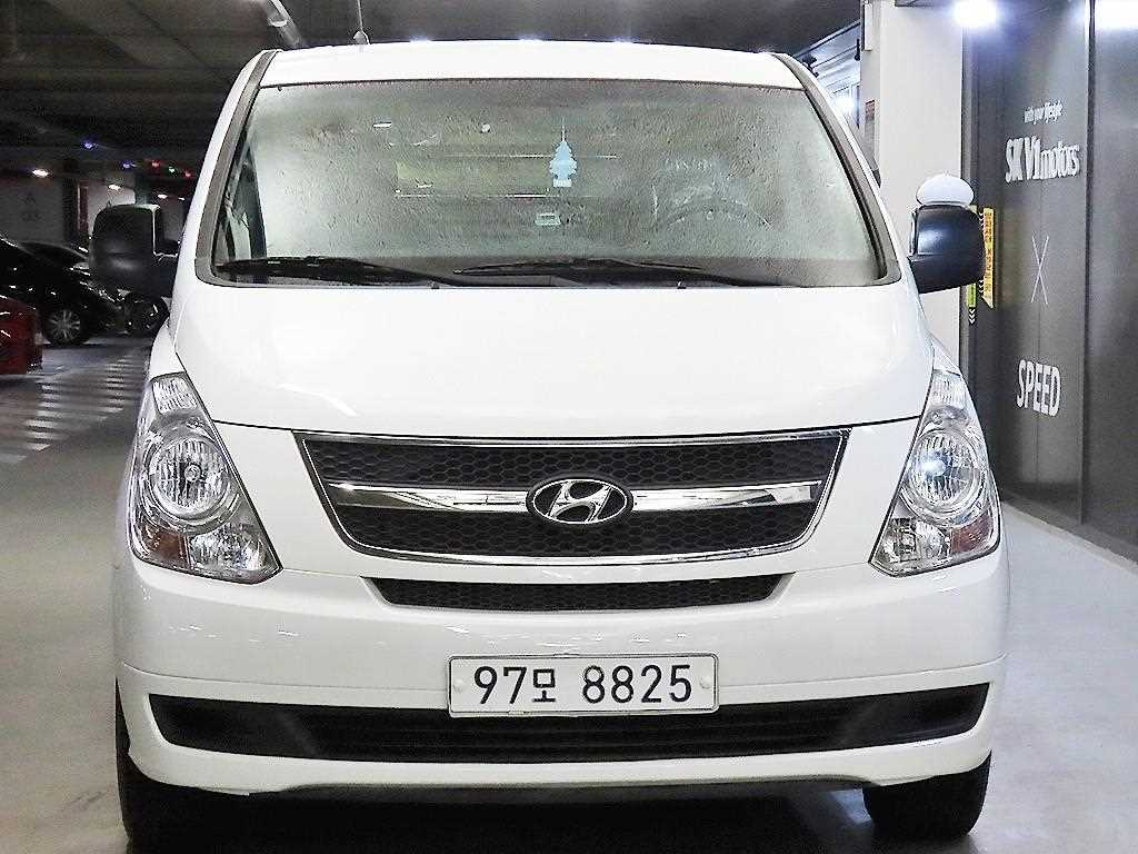HYUNDAI Starex - Vista 2