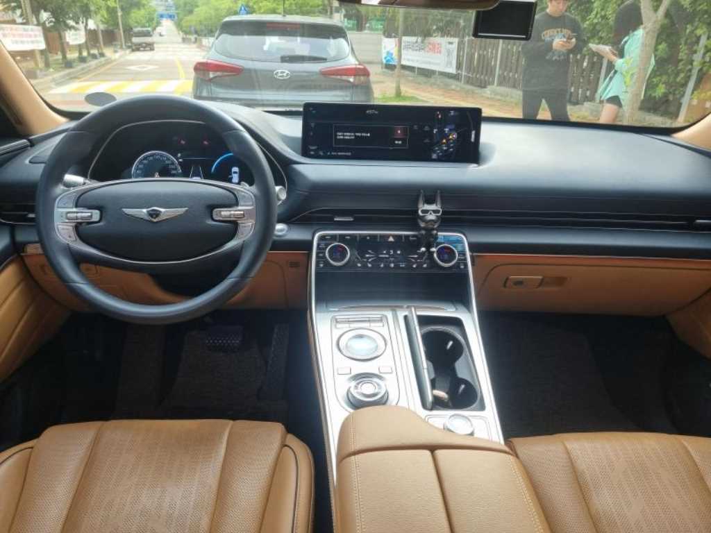 Genesis GV80 - Vista 7