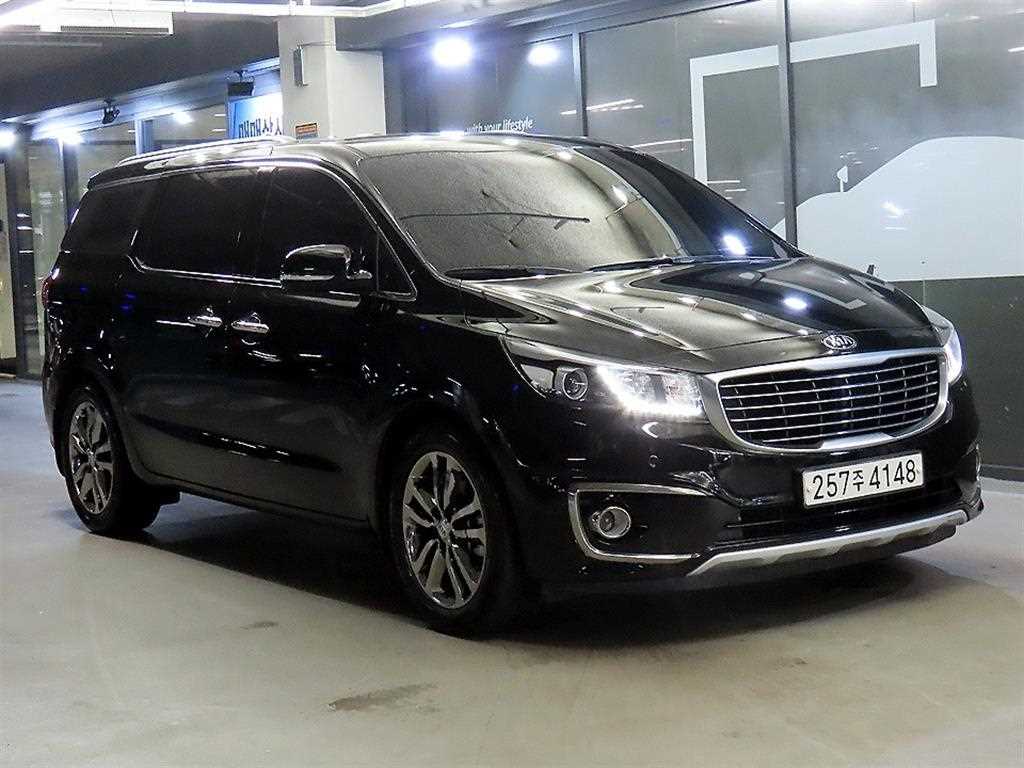KIA Carnival 2017 Negro - Importación desde Corea - HF Imports Iquique - Foto 1