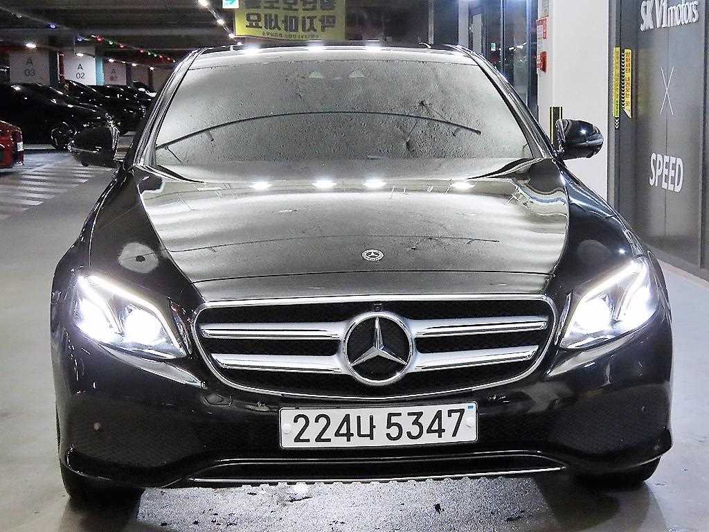 Mercedes Benz E class - Vista 2
