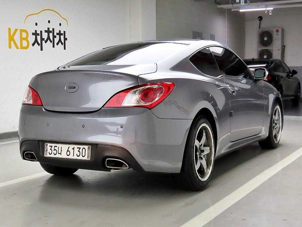 HYUNDAI Genesis - Vista 4