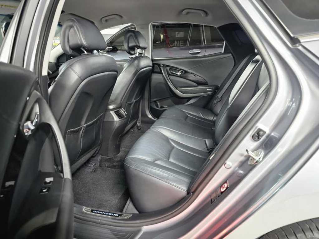 HYUNDAI Grandeur - Vista 7