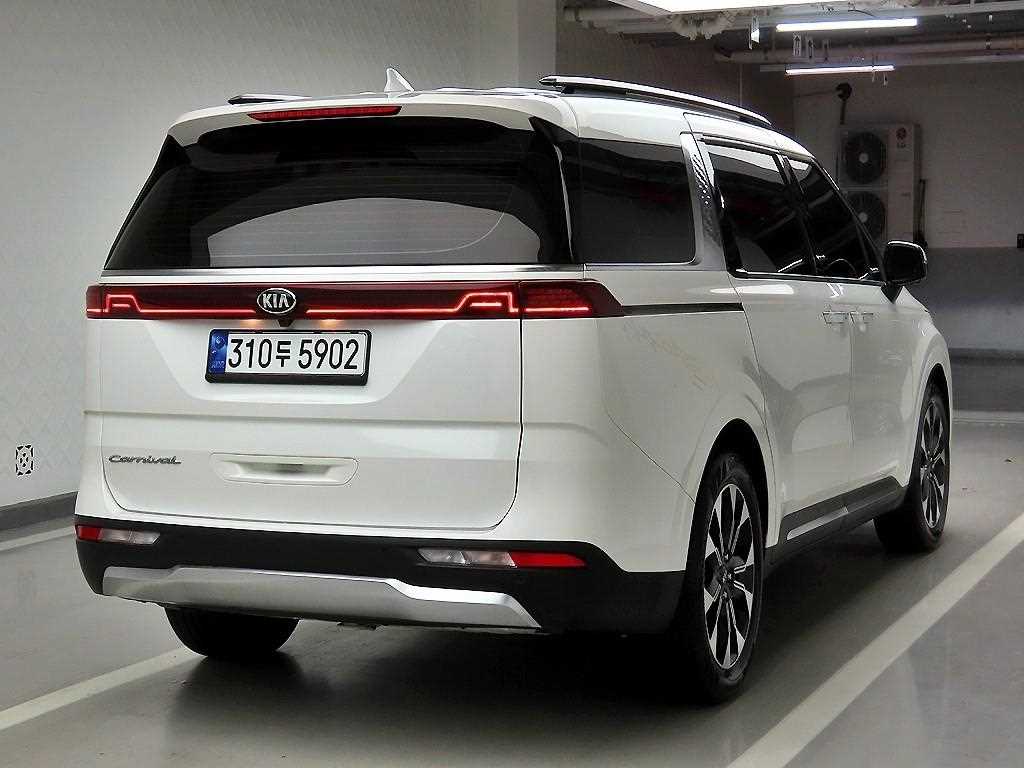 KIA Carnival - Vista 4