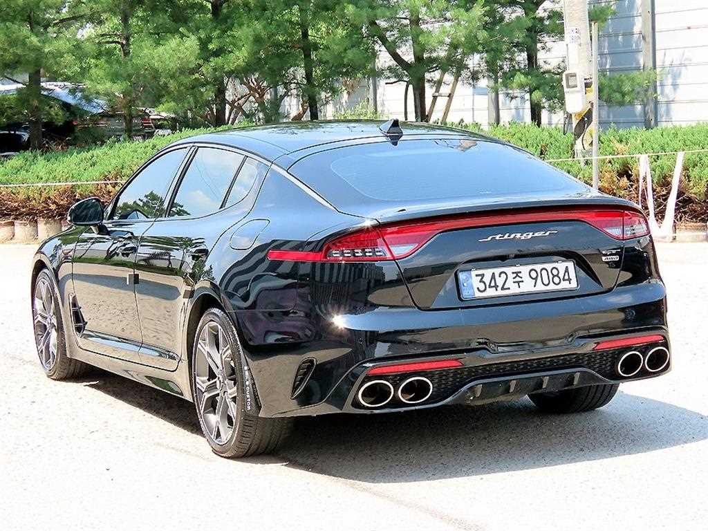 KIA Stinger - Vista 3