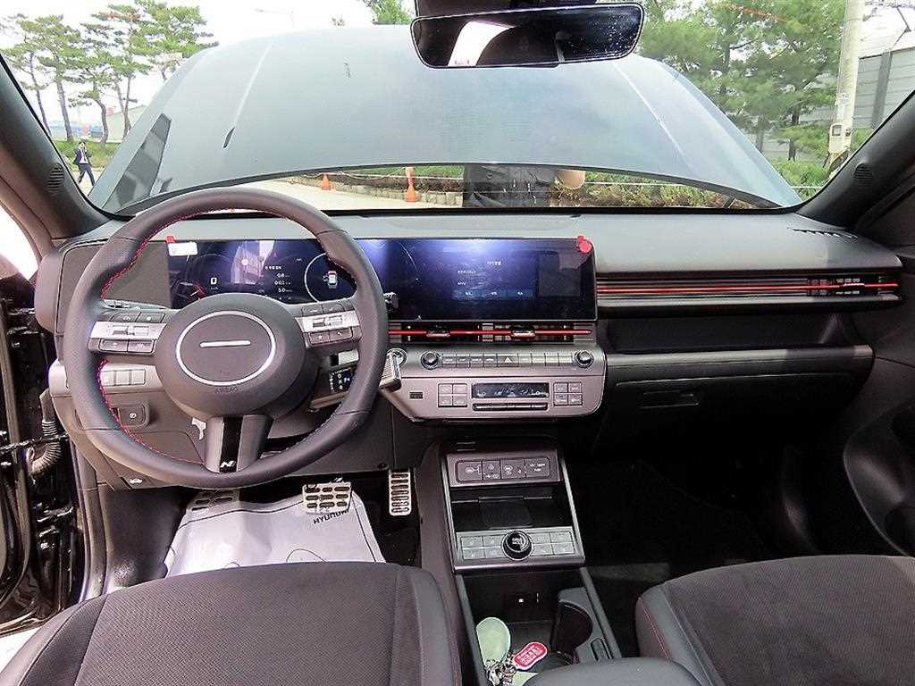 HYUNDAI Kona - Vista 7