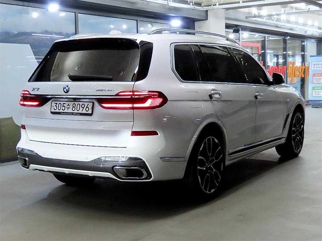 BMW X7 - Vista 5