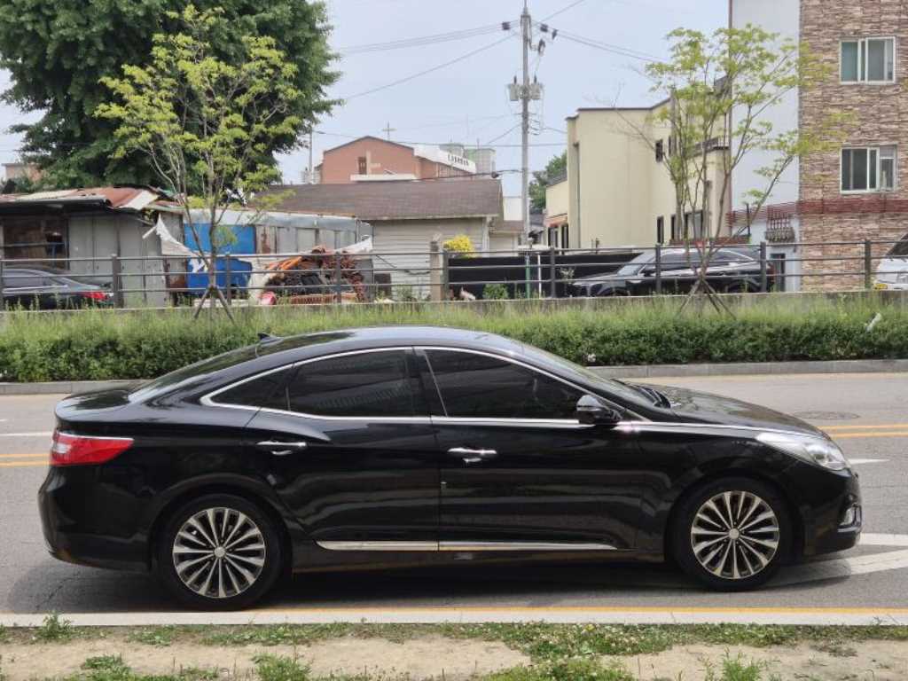 HYUNDAI Grandeur - Vista 5