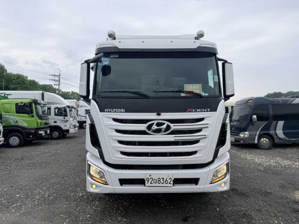medium and large cargo truck - Vista 2