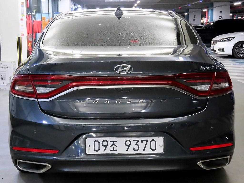 HYUNDAI Grandeur - Vista 5