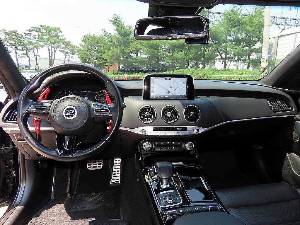 KIA Stinger - Vista 7
