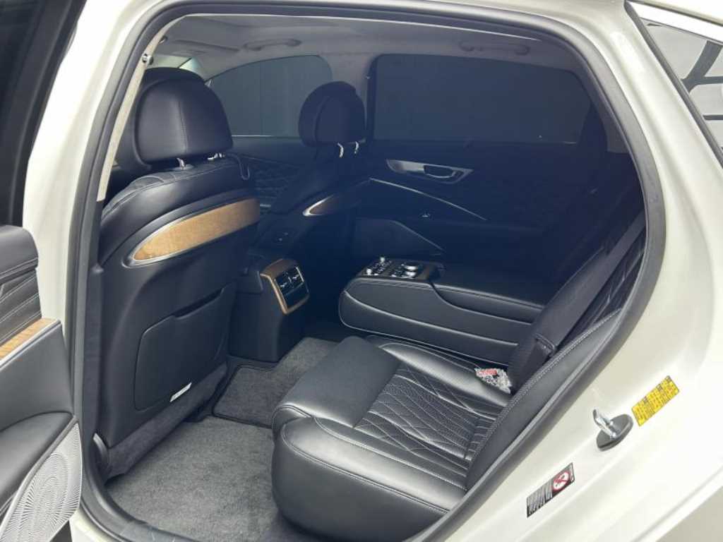 KIA K9 - Vista 8