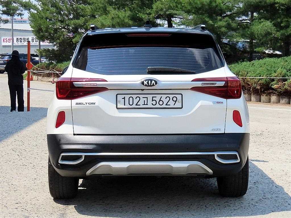 KIA Seltos - Vista 4