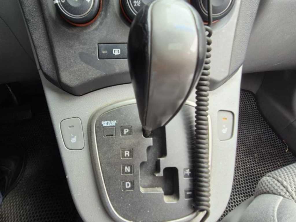 KIA Carens - Vista 11