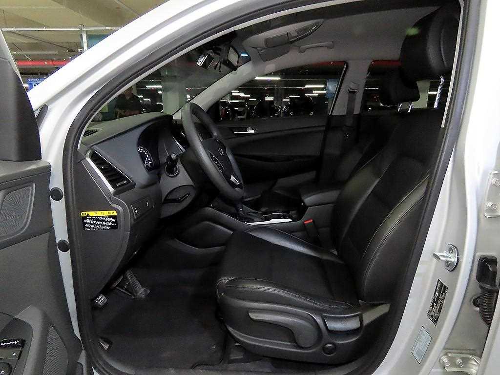 HYUNDAI Tucson - Vista 6