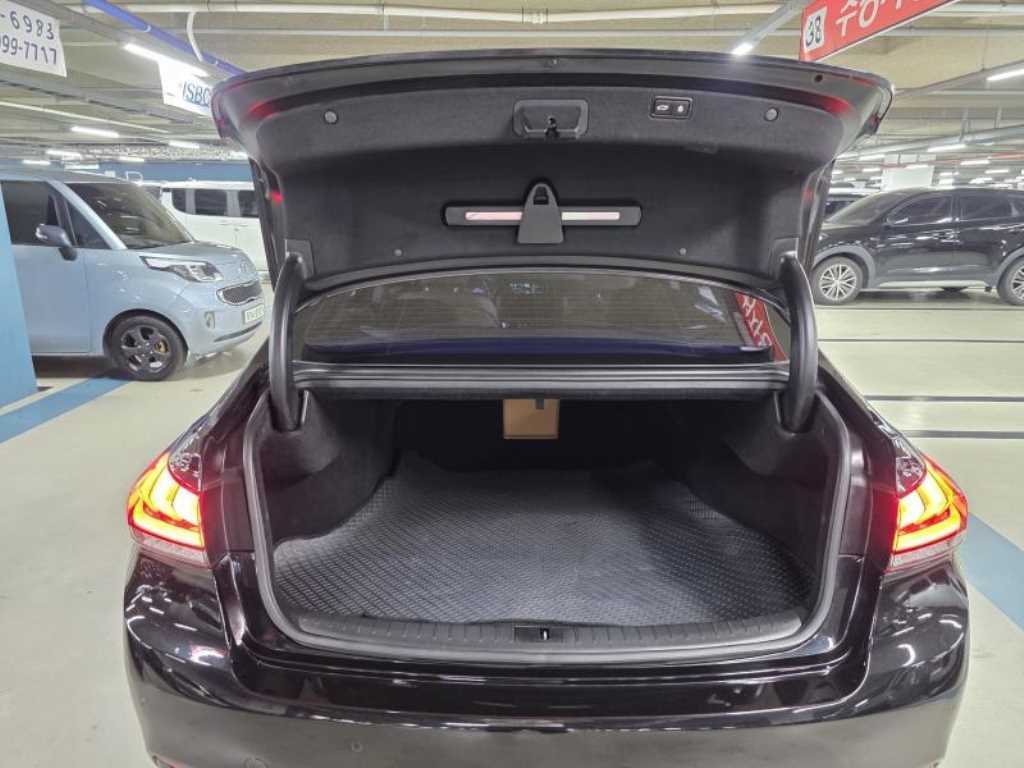 Genesis G80 - Vista 7