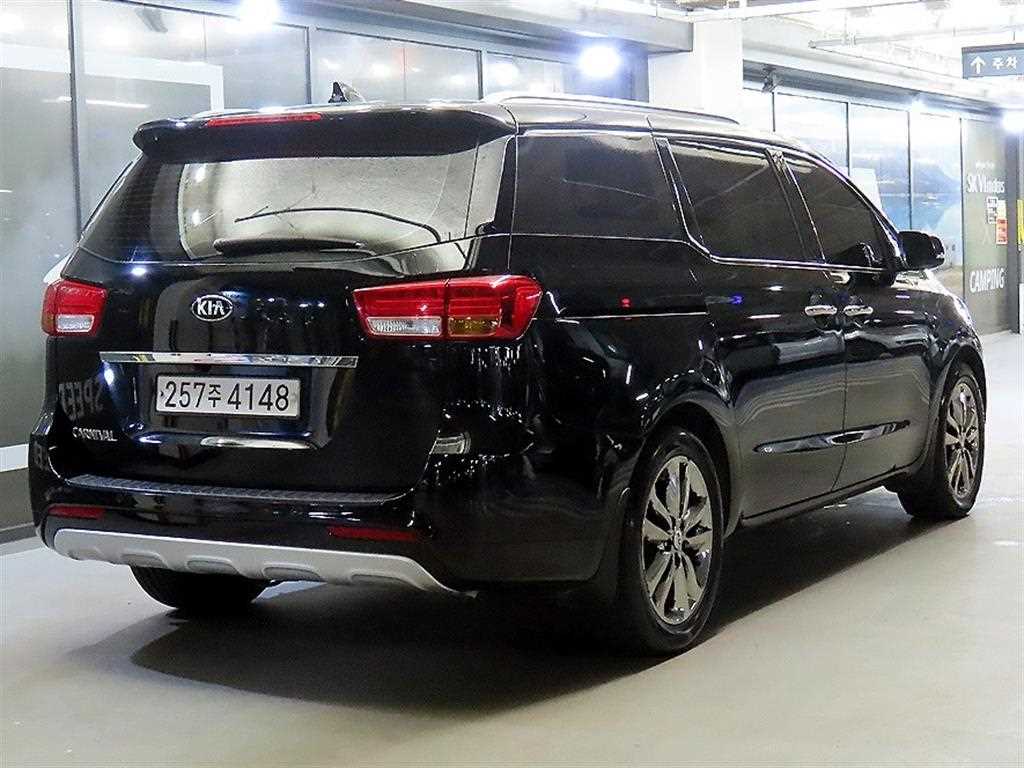 KIA Carnival - Vista 4