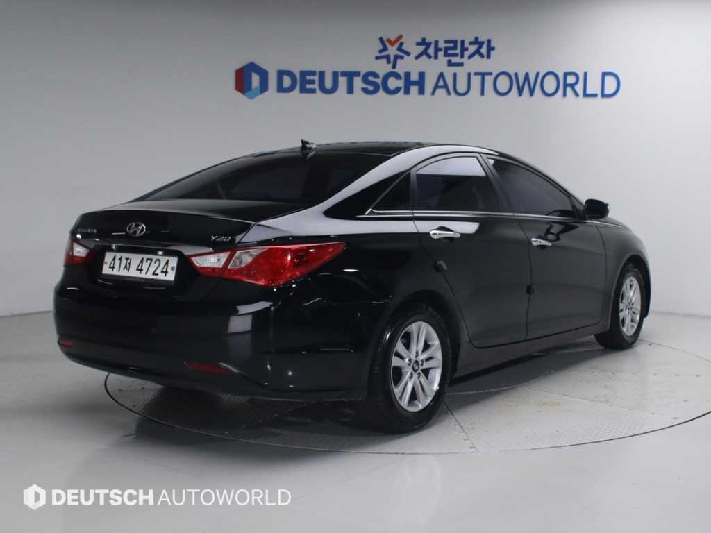 HYUNDAI Sonata - Vista 2