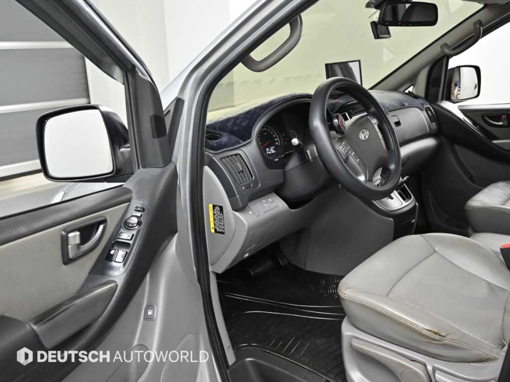 HYUNDAI Starex - Vista 11