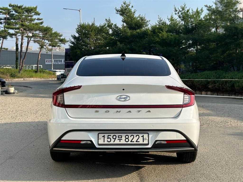 HYUNDAI Sonata - Vista 4