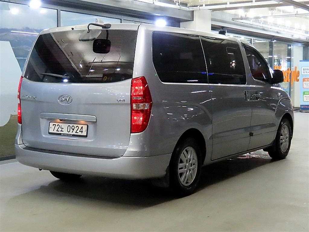 HYUNDAI Starex - Vista 4