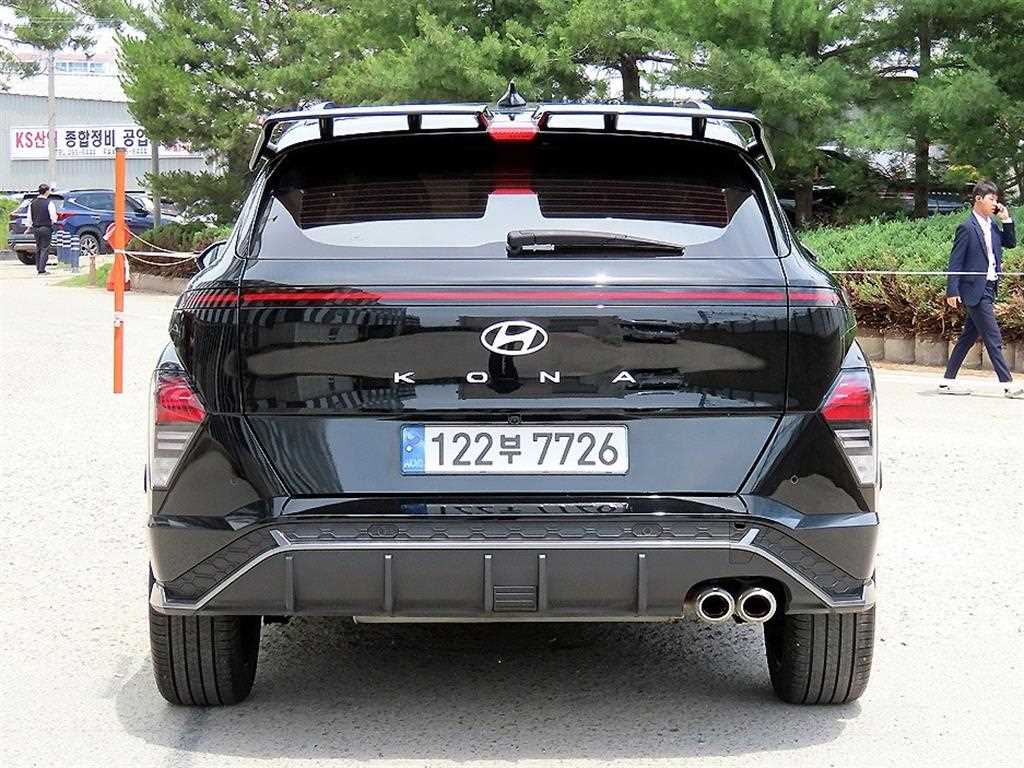 HYUNDAI Kona - Vista 4