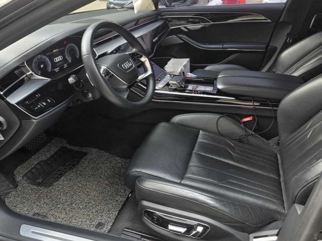 Audi A8 - Vista 3