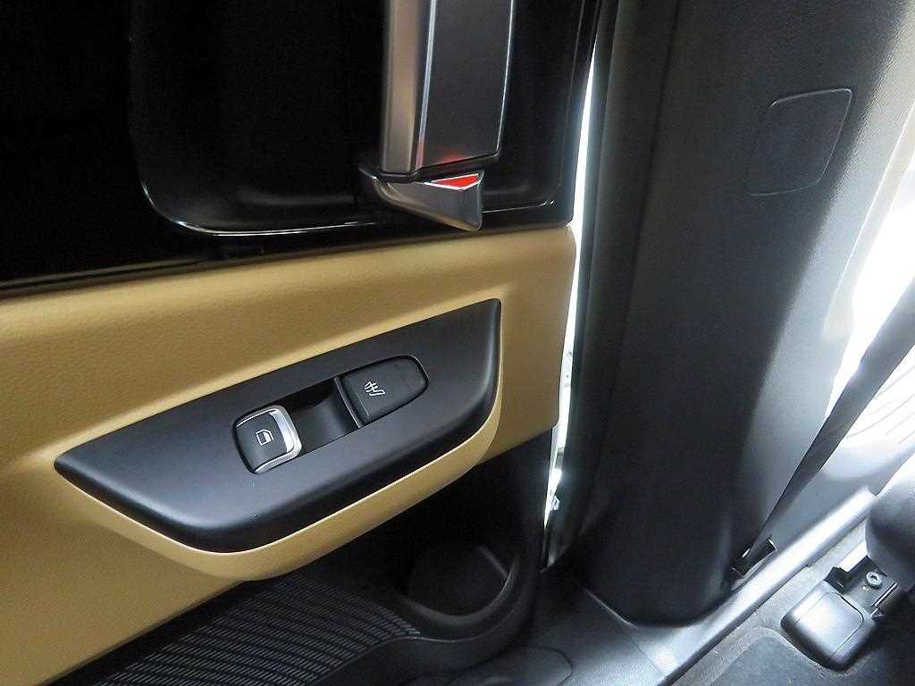 KIA Carnival - Vista 9