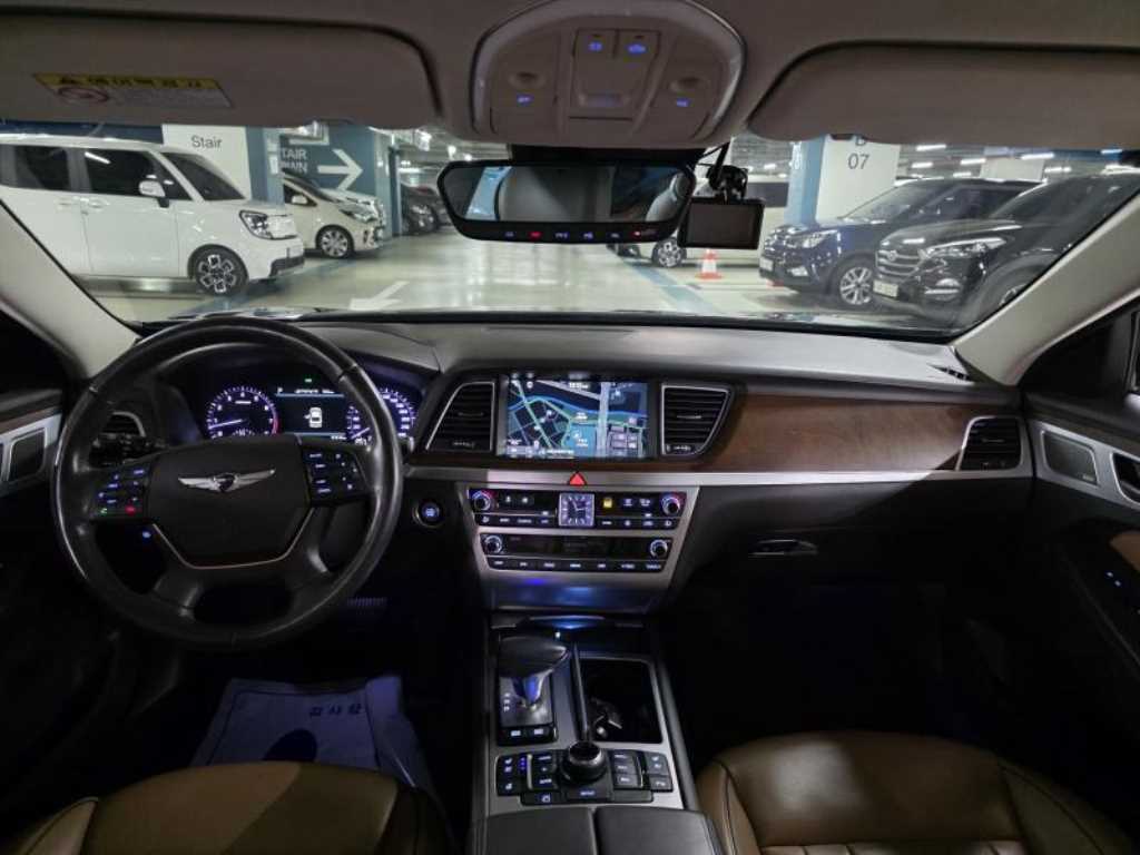 Genesis G80 - Vista 9
