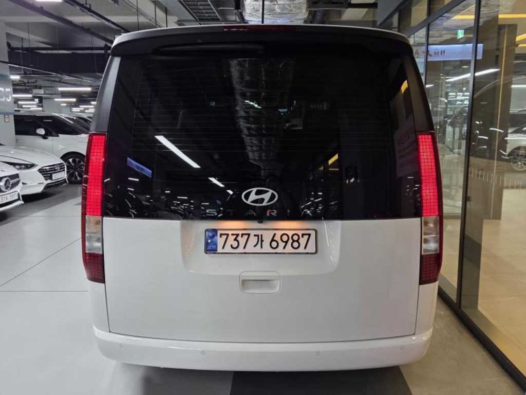 HYUNDAI Staria - Vista 5