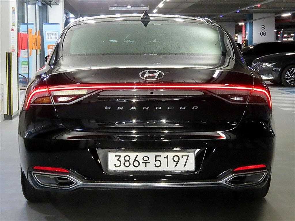 HYUNDAI Grandeur - Vista 5