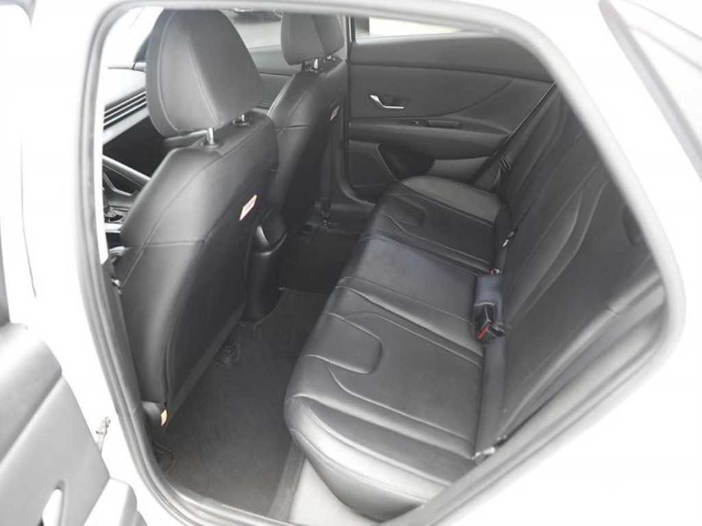 HYUNDAI Avante - Vista 7
