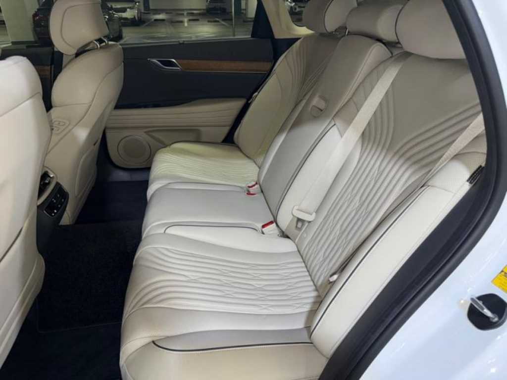 Genesis G80 - Vista 7