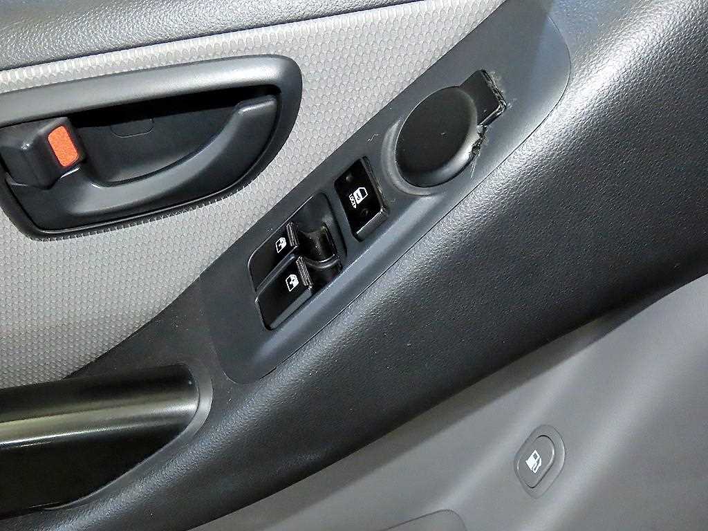 HYUNDAI Starex 2011 Blanco - Importación desde Corea - HF Imports Iquique - Foto 13