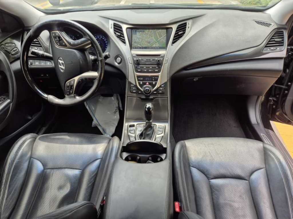 HYUNDAI Grandeur - Vista 9