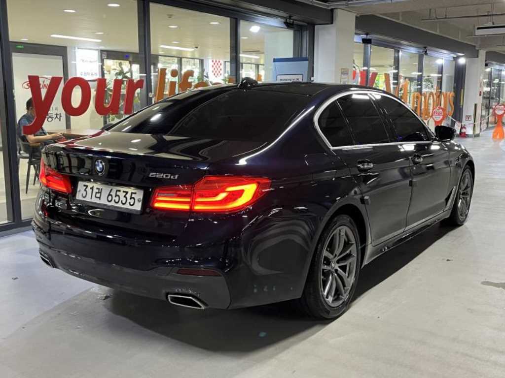 BMW 5 Series - Vista 4