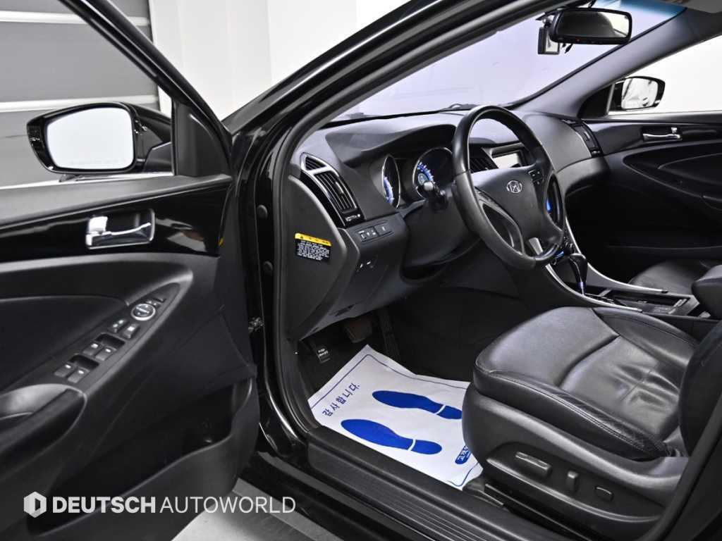 HYUNDAI Sonata - Vista 11