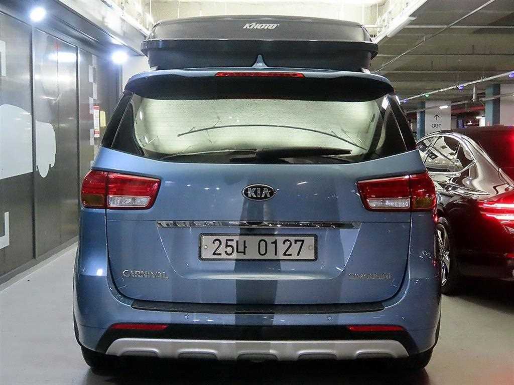 KIA Carnival - Vista 5