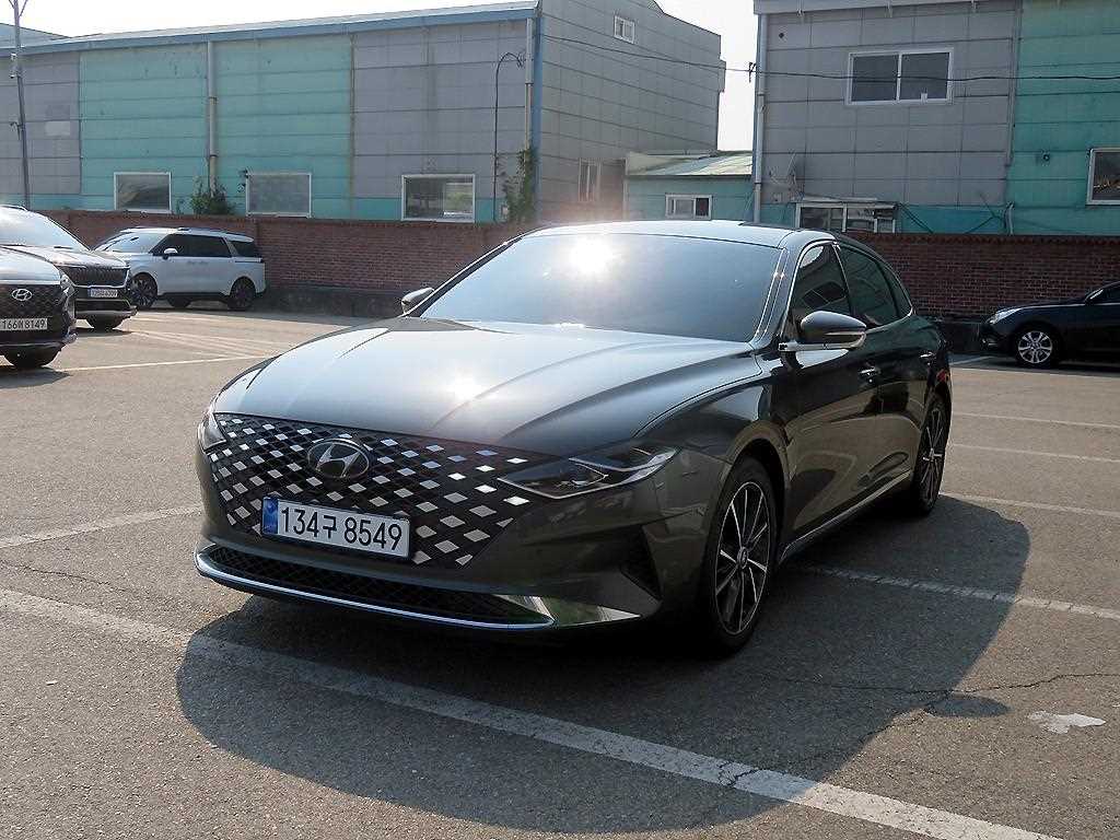 HYUNDAI Grandeur - Vista 2