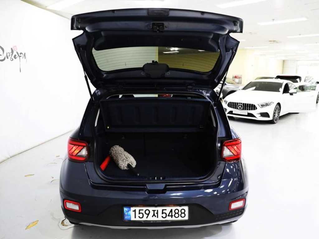 HYUNDAI Venue - Vista 8
