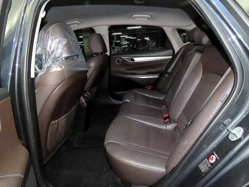 HYUNDAI Grandeur - Vista 7