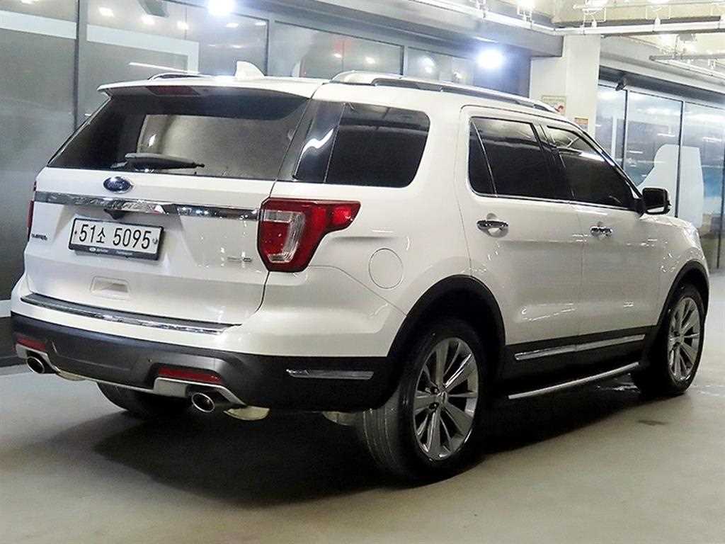 Ford Explorer - Vista 4