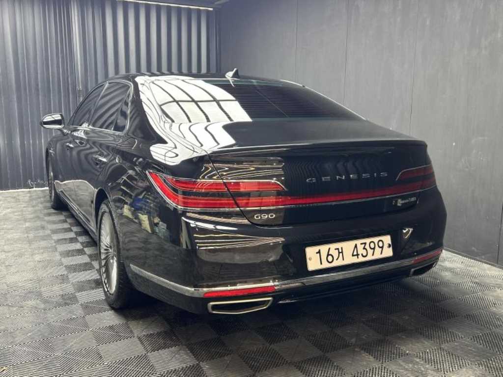 Genesis G90 - Vista 4