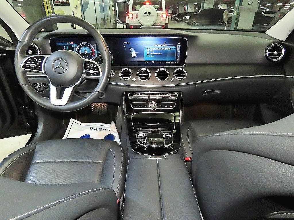 Mercedes Benz E class - Vista 10